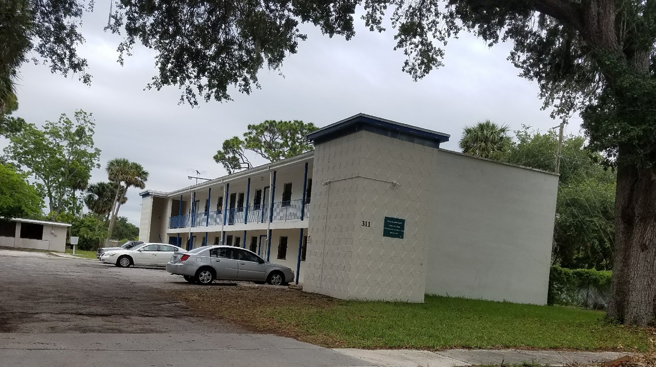 311 S Brown Ave in Titusville, FL - Building Photo