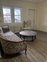 207 Chesterfield Rd in Pittsburgh, PA - Foto de edificio - Building Photo