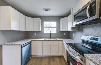 108 17th St N in Texas City, TX - Building Photo - Building Photo