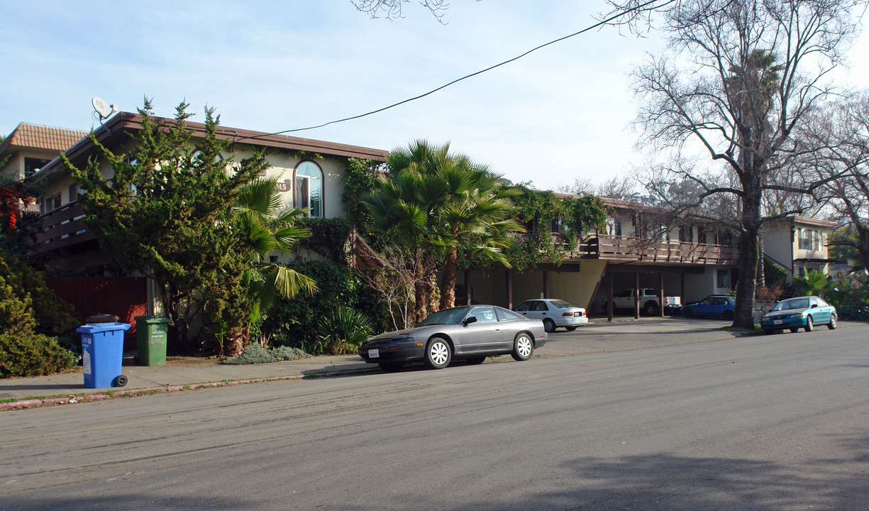 Paloma Arms Apartments in San Rafael, CA - Building Photo