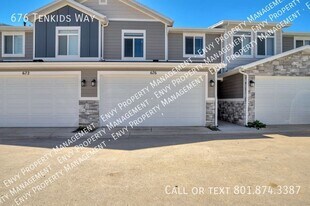 676 Tenkids Way in Layton, UT - Building Photo