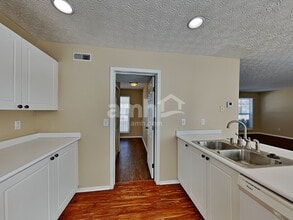 2480 Bloxom St in Grove City, OH - Foto de edificio - Building Photo