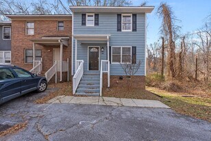 902 Creekside Dr in Clemson, SC - Building Photo