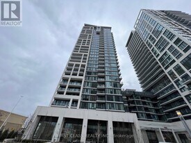 9000 Jane St in Vaughan, ON - Building Photo