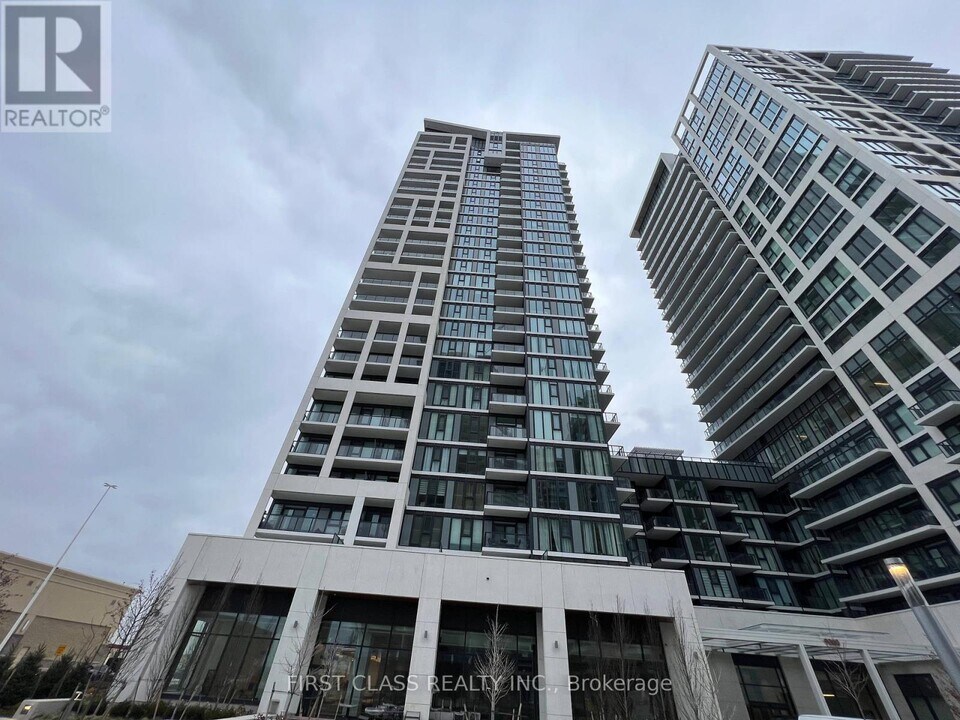 9000 Jane St in Vaughan, ON - Building Photo