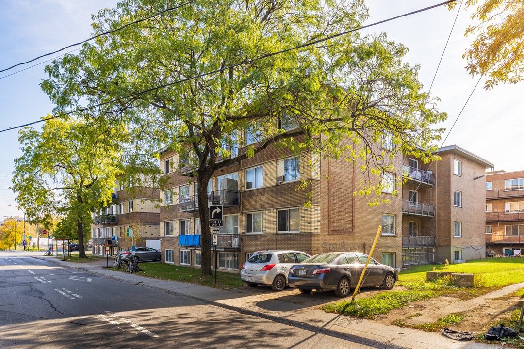 11780 Grenet in Montréal, QC - Building Photo