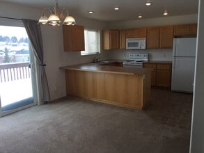 1172 SW Lost Trail Dr in Pullman, WA - Building Photo - Building Photo