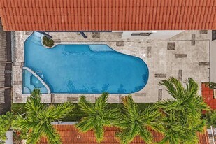 17532 NW 61st Ct N in Hialeah, FL - Building Photo