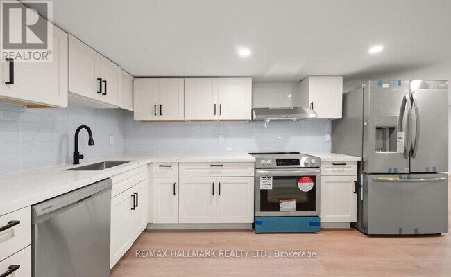 124 Colborne St in Kawartha Lakes, ON - Building Photo - Building Photo