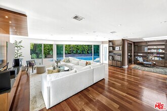 3154 Queensbury Dr in Los Angeles, CA - Building Photo - Building Photo