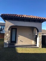 1305 Black Walnut Ln in Arlington, TX - Building Photo