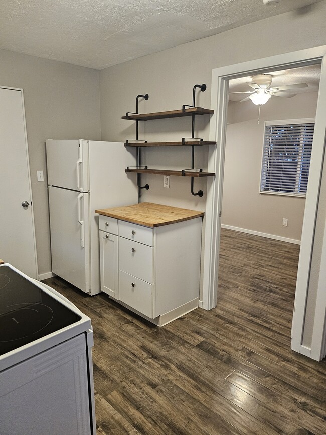 1765 C St NE in Salem, OR - Foto de edificio - Building Photo