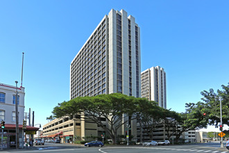 Hale Pauahi Towers in Honolulu, HI - Building Photo - Building Photo