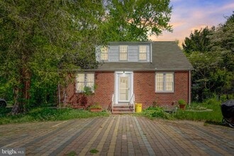 760 VILLAGE in Princeton Junction, NJ - Building Photo - Building Photo