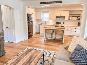 2108 N Wilson Ave, Unit 3 in Royal Oak, MI - Building Photo - Building Photo