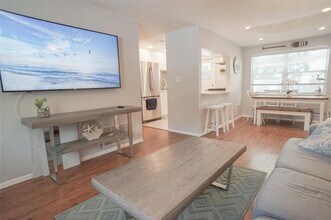 1032 Hollywood Ave in Clearwater, FL - Building Photo - Building Photo