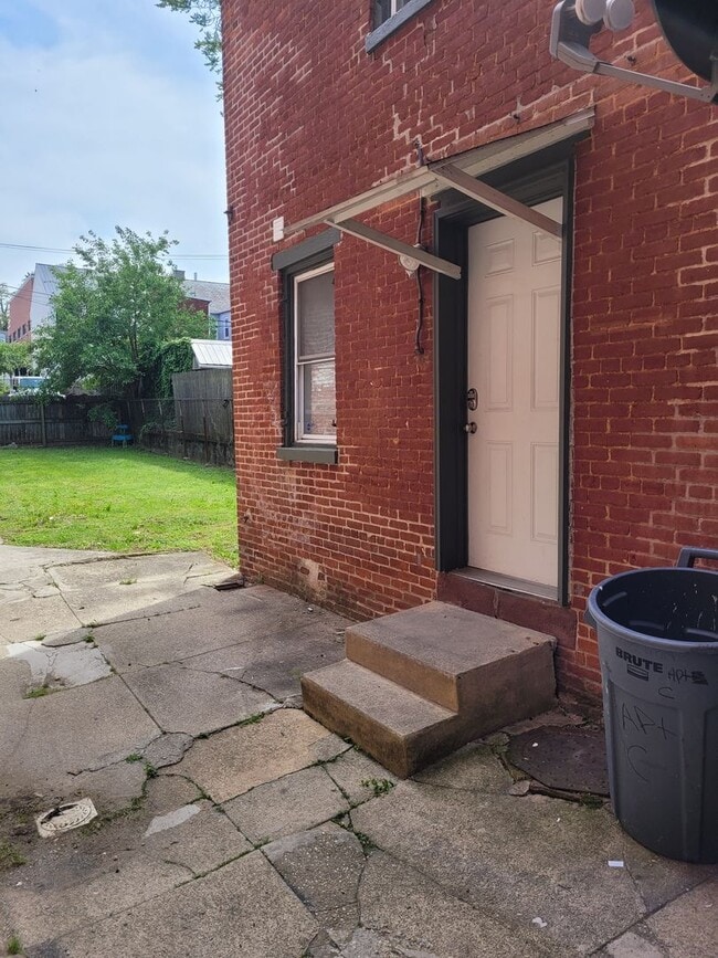 property at 422 W Orange St