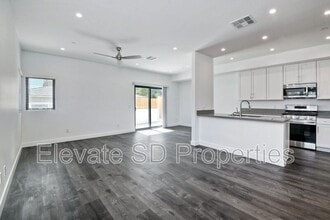 3434 Wilshire Terrace in San Diego, CA - Building Photo - Building Photo