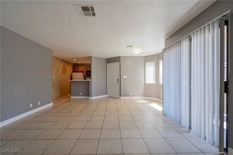 5002 S Rainbow Blvd in Las Vegas, NV - Building Photo - Building Photo