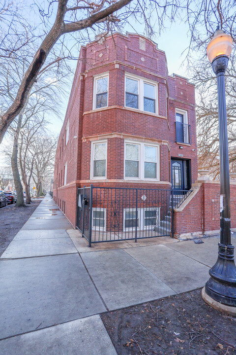 2877 W 23rd St in Chicago, IL - Building Photo