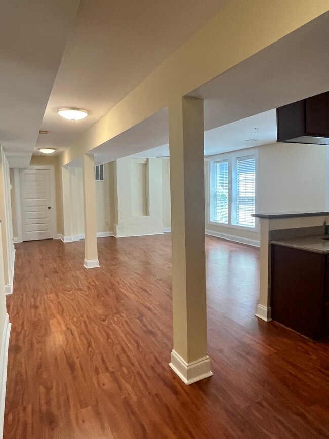 517 Boulevard SE, Unit B