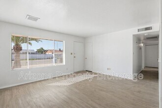 1636 W Wescott Dr in Phoenix, AZ - Building Photo - Building Photo
