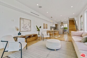 809 Brooks Ave in Los Angeles, CA - Building Photo - Building Photo