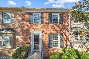 10276 Arizona Cir in Bethesda, MD - Building Photo