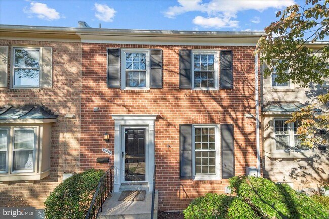 property at 10276 Arizona Cir