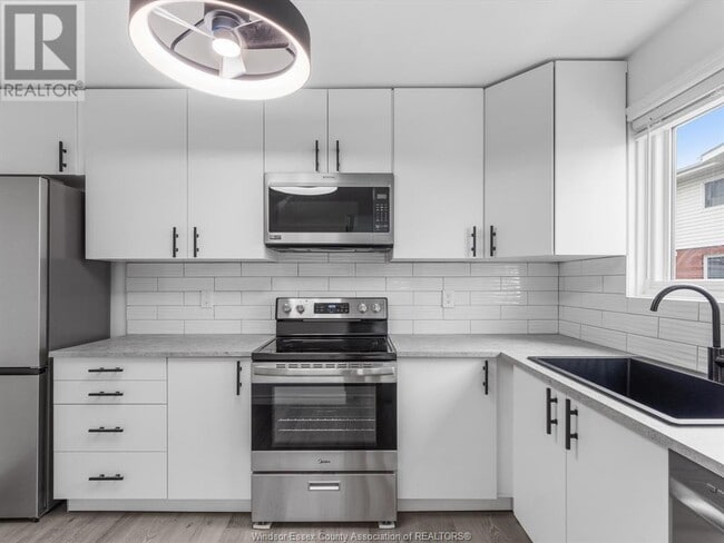 255 Talbot St N in Essex, ON - Building Photo - Building Photo