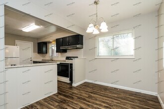 4065 Locustwood Dr in Dayton, OH - Building Photo - Building Photo