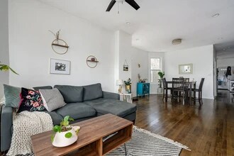 3244 N Hamlin Ave, Unit #2 in Chicago, IL - Building Photo - Building Photo