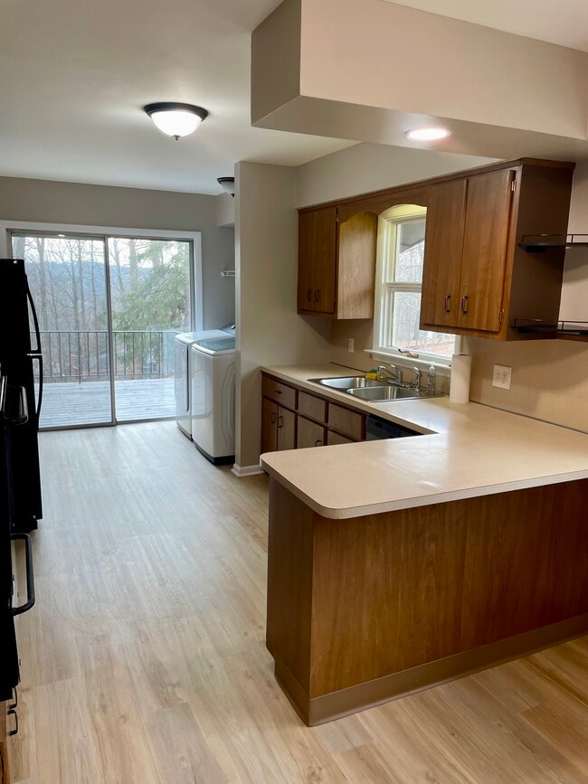 513 Waverly Ave, Unit 3 in South Abington, PA - Building Photo - Building Photo