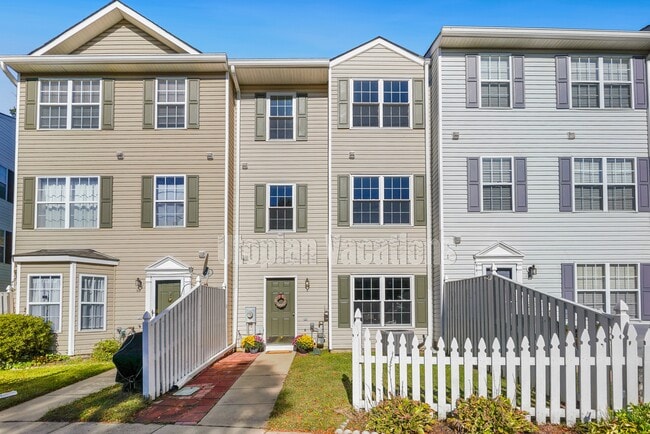 property at 10 Ironstone Ct