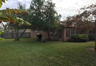 3490 Crestwood Dr in Beaumont, TX - Building Photo - Building Photo