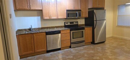 224 6th Ave N in St. Petersburg, FL - Foto de edificio - Building Photo