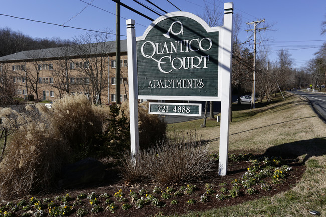 Quantico Court in Triangle, VA - Foto de edificio - Building Photo