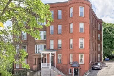5 State St in Worcester, MA - Building Photo