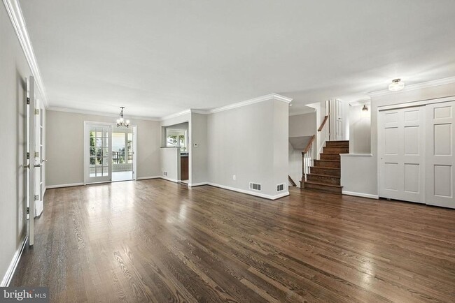 property at 703 N Naylor St