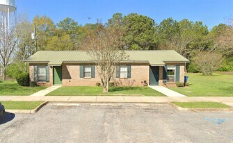 598 Hartley St in McKenzie, AL - Building Photo