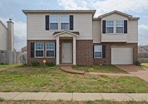10007 Branley Oak Dr in Cordova, TN - Building Photo