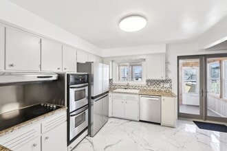 5213 Mesa Rd in Monona, WI - Building Photo - Building Photo