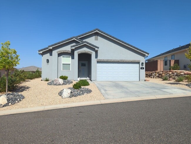 property at 909 Pleasant Valley Ln