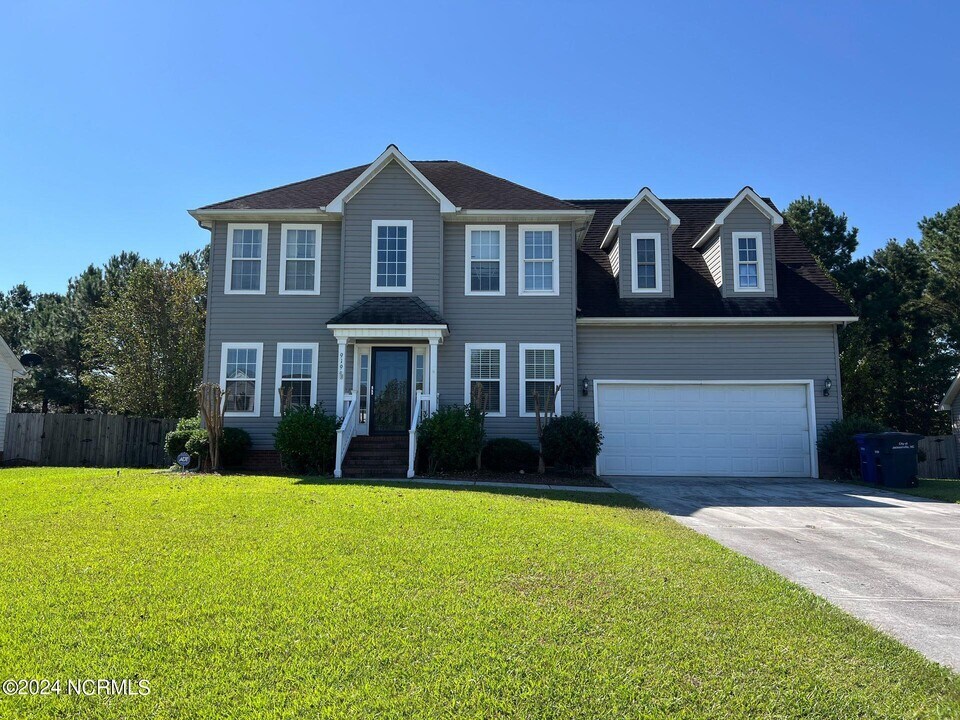 919 N Cmns Dr in Jacksonville, NC - Building Photo