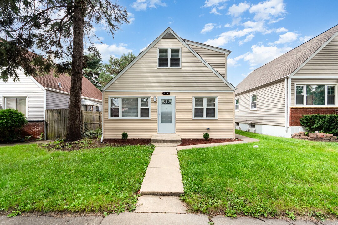 124 46th Ave in Bellwood, IL - Building Photo