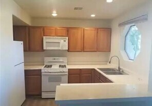 5054 S Rainbow Blvd in Las Vegas, NV - Building Photo