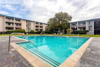 West Park Apartments in San Jose, CA - Building Photo - Building Photo