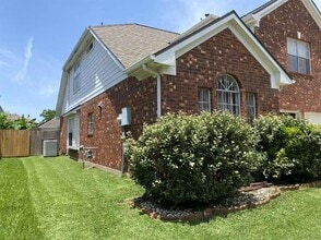 11830 Meadow Pl Dr in Houston, TX - Building Photo - Building Photo