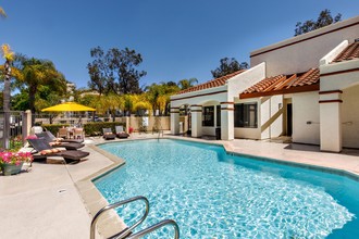 Sommerset La Costa in Carlsbad, CA - Foto de edificio - Building Photo