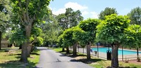 Corby Grove Apartments in St. Joseph, MO - Foto de edificio - Building Photo